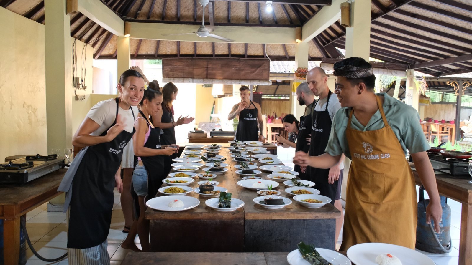 Grupo Senyawa durante un viaje en Bali